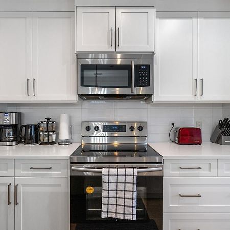 Luxury Spacious Private House Near City Centre YYC Buitenkant foto