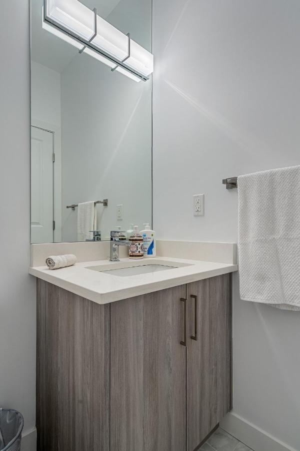 Luxury Spacious Private House Near City Centre YYC Buitenkant foto