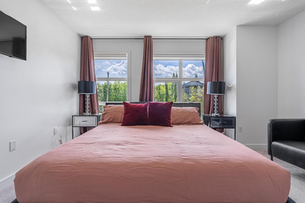 Luxury Spacious Private House Near City Centre YYC Buitenkant foto