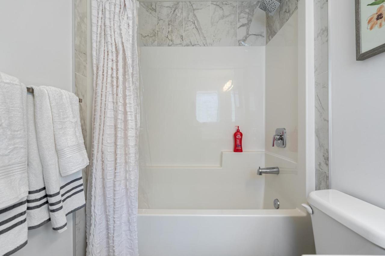 Luxury Spacious Private House Near City Centre YYC Buitenkant foto