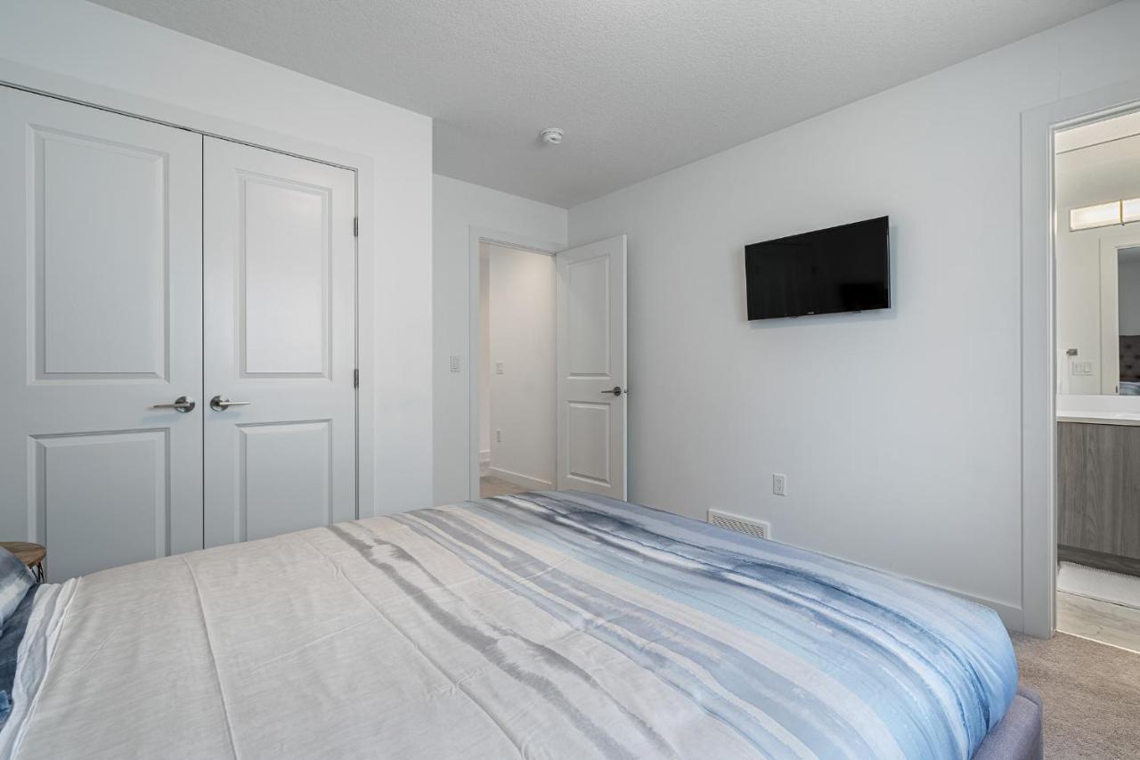 Luxury Spacious Private House Near City Centre YYC Buitenkant foto